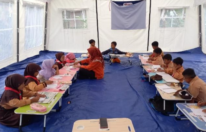 1.931 Sekolah dan 171.476 Murid NTT Kembali Belajar, 1.504 Sekolah Masih Gunakan Fasilitas Darurat